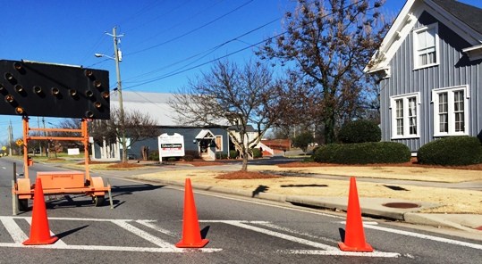Traffic: Avoid Second Avenue near the railroad crossing again this Wednesday as repairs force closure