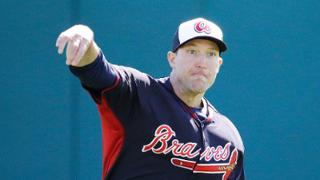 Braves' reliever Jim Johnson shows off revived sinker. (Atlanta Braves photo)